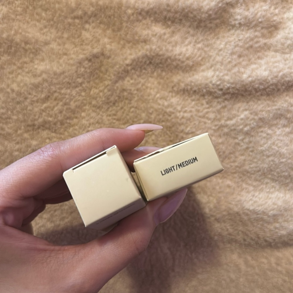 KKW BEAUTY CONTOUR STICK AND BRUSH SET - Picture 2 of 2